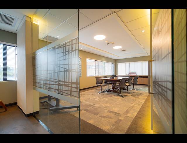 1,135M² OFFICE FOR SALE IN PARKTOWN